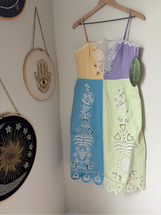 FARM Rio Dresses & Skirts - FARM Rio eyelet embroidered Colorblock blue green purple peach linen Midi Dress
